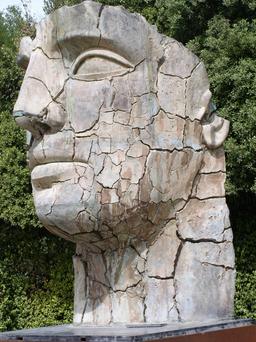 Un géant romain. Source : http://data.abuledu.org/URI/50e30d99-un-geant-romain