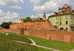 Vieille ville de Varsovie et remparts. Source : http://data.abuledu.org/URI/58d01d05-vieille-ville-de-varsovie-et-remparts