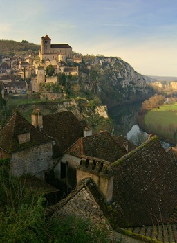 Village de Saint-Cirq-Lapopie. Source : http://data.abuledu.org/URI/50183ac8-village-de-saint-cirq-lapopie