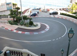 Virage en épingle à Monaco. Source : http://data.abuledu.org/URI/502128fa-virage-en-epingle-a-monaco