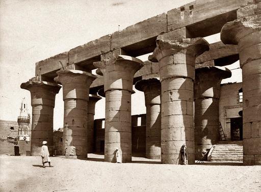 Ruines du temple de Louxor à Karnak en 1858