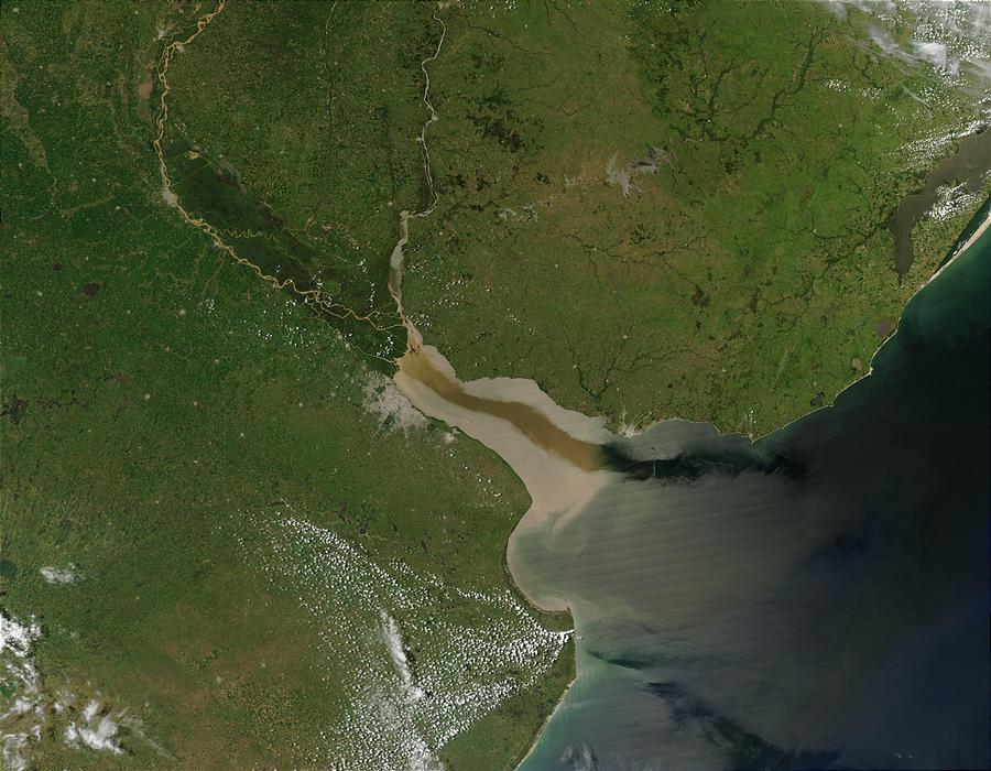 Image satellite de l'estuaire du rio de la Plata.