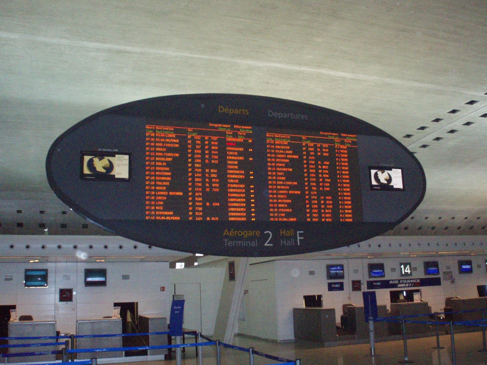 Système d'Information de terminal aérien à l'aéroport Paris-Charles-de-Gaule 2F à 10:26, le 21 avril 2007.